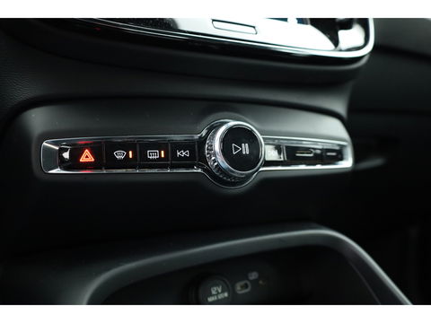 Volvo XC40 2.0 B3 Core | Elek. verst. stoelen | Stoel + stuurverw. |  Camera |