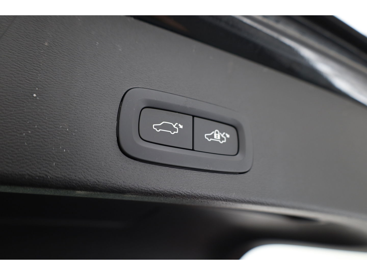 Volvo XC40 2.0 B3 Core | Elek. verst. stoelen | Stoel + stuurverw. |  Camera |