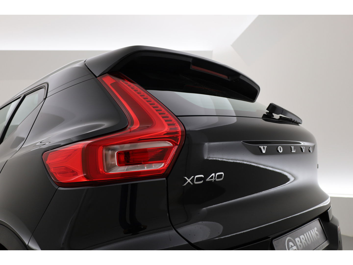 Volvo XC40 2.0 B3 Core | Elek. verst. stoelen | Stoel + stuurverw. |  Camera |