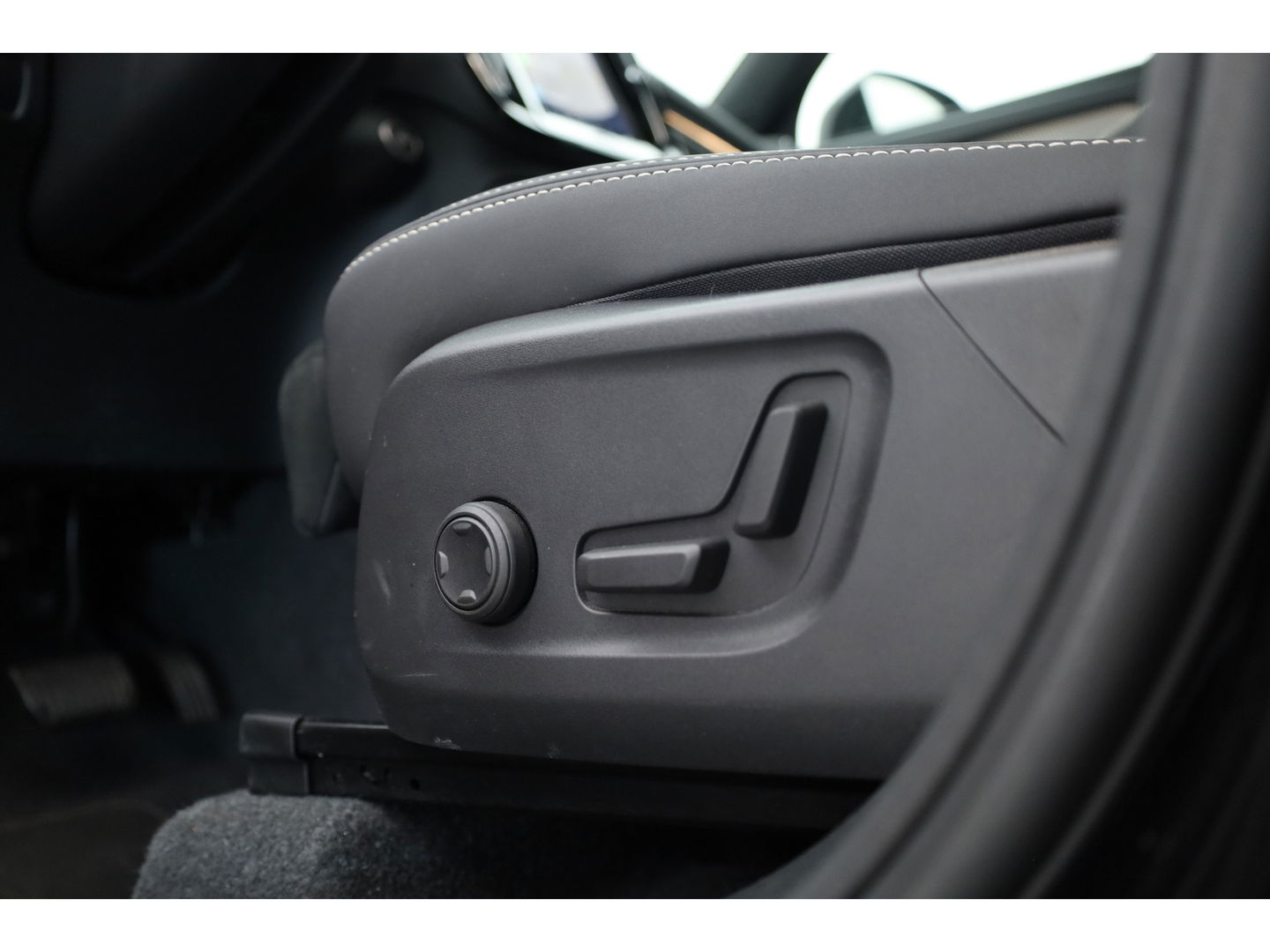 Volvo XC40 2.0 B3 Core | Elek. verst. stoelen | Stoel + stuurverw. |  Camera |