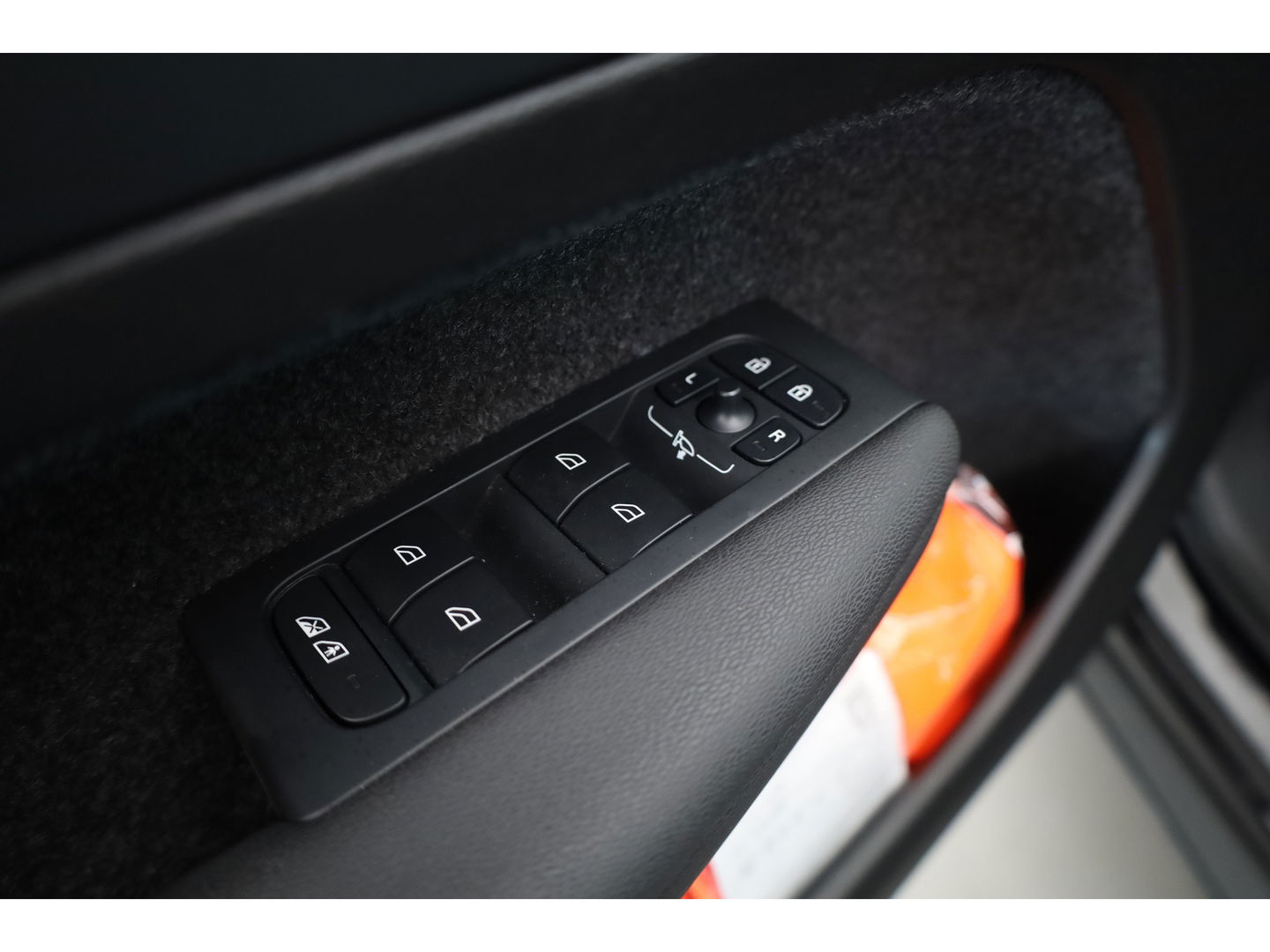 Volvo XC40 2.0 B3 Core | Elek. verst. stoelen | Stoel + stuurverw. |  Camera |