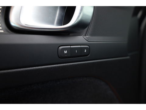 Volvo XC40 2.0 B3 Core | Elek. verst. stoelen | Stoel + stuurverw. |  Camera |
