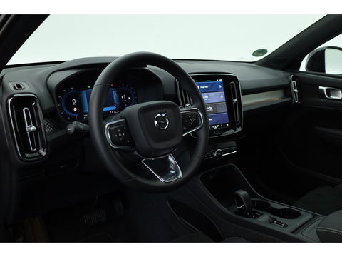 Volvo XC40 2.0 B3 Core | Elek. verst. stoelen | Stoel + stuurverw. |  Camera |