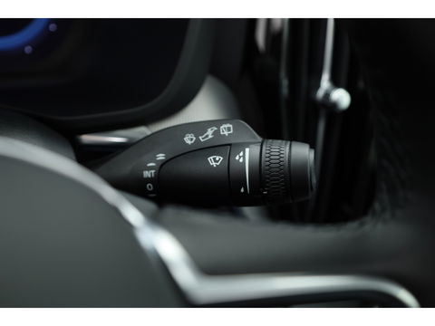 Volvo XC60 2.0 T6 Plug-in hybrid AWD Plus Dark | Luchtvering | Trekhaak | H&K Audio | 360 camera |