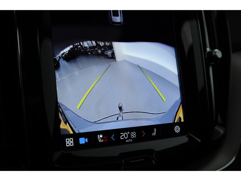 Volvo XC60 2.0 T6 Plug-in hybrid AWD Plus Dark | Luchtvering | Trekhaak | H&K Audio | 360 camera |