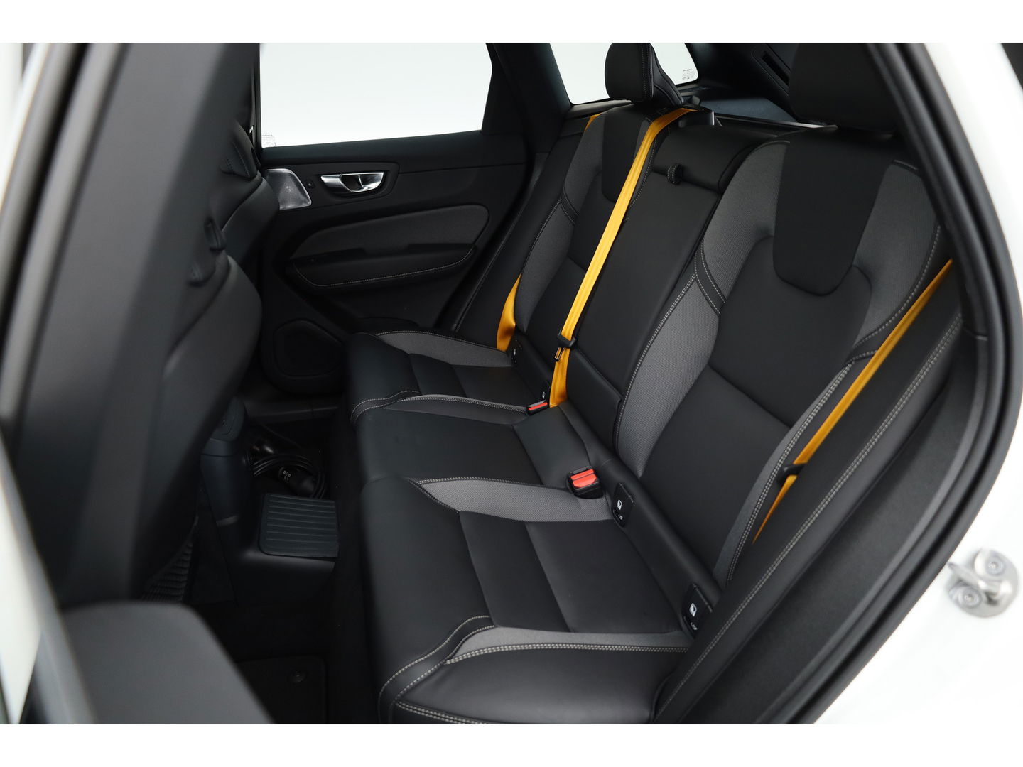 Volvo XC60 2.0 T8 AWD Polestar Engineered | Full Option | Bowers & Wilkins | 22'' | Trekhaak | Öhlins | 360 camera |