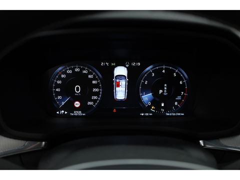 Volvo V60 2.0 B4 R-Design | Pano-dak | Head-up | 360 camera | H&K Audio | ACC | Blis |