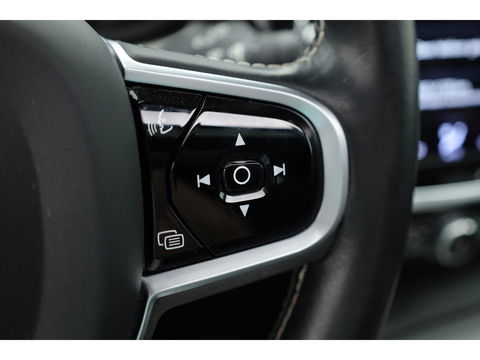 Volvo V60 2.0 B4 R-Design | Pano-dak | Head-up | 360 camera | H&K Audio | ACC | Blis |