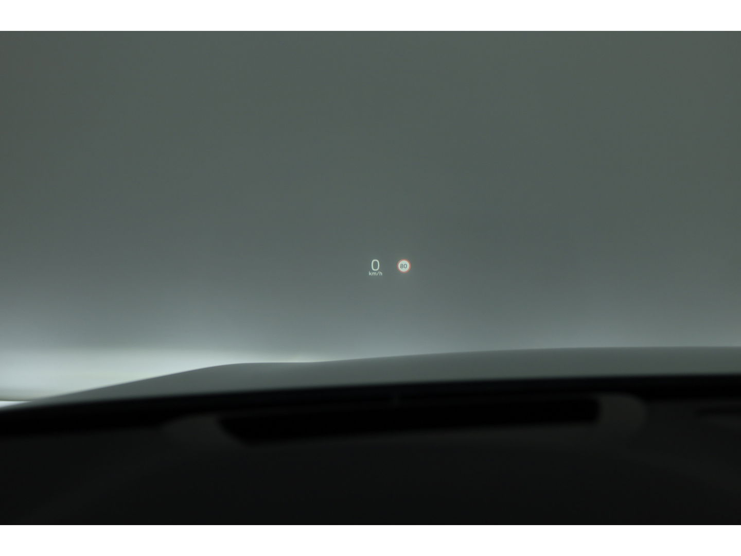Volvo V60 2.0 B4 R-Design | Pano-dak | Head-up | 360 camera | H&K Audio | ACC | Blis |