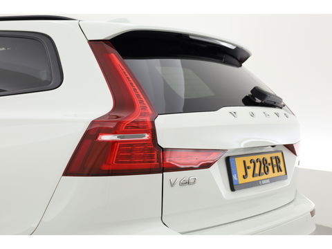 Volvo V60 2.0 B4 R-Design | Pano-dak | Head-up | 360 camera | H&K Audio | ACC | Blis |