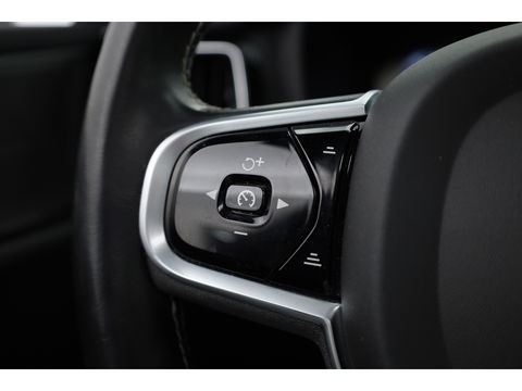 Volvo V60 2.0 B4 R-Design | Pano-dak | Head-up | 360 camera | H&K Audio | ACC | Blis |