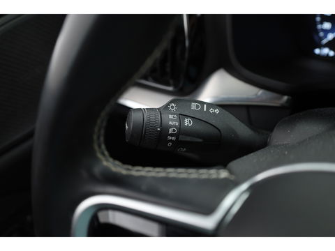 Volvo V60 2.0 B4 R-Design | Pano-dak | Head-up | 360 camera | H&K Audio | ACC | Blis |