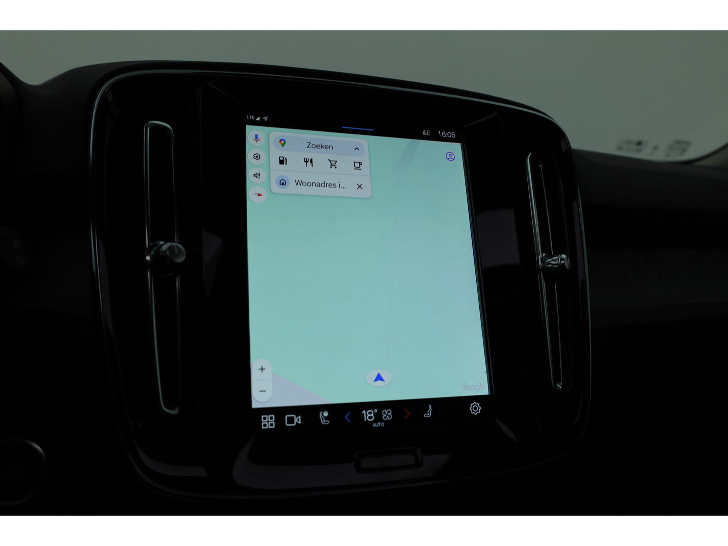 Volvo XC40 2.0 B4 Ultra Dark | Pano | Matrix LED | 360cam | 21'' | Pilot Assist | H&K