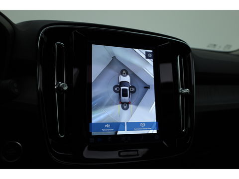 Volvo XC40 2.0 B4 Ultra Dark | Pano | Matrix LED | 360cam | 21'' | Pilot Assist | H&K