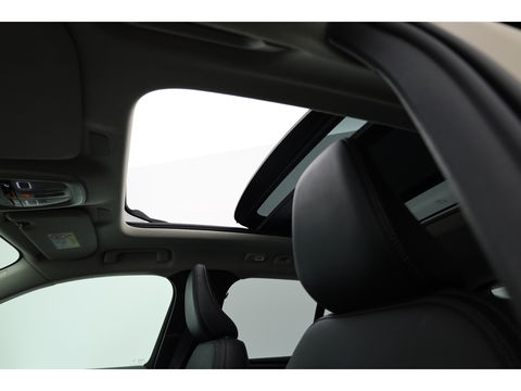 Volvo XC40 2.0 B4 Ultra Dark | Pano | Matrix LED | 360cam | 21'' | Pilot Assist | H&K
