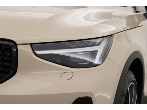 Volvo XC40 2.0 B4 Ultra Dark | Pano | Matrix LED | 360cam | 21'' | Pilot Assist | H&K