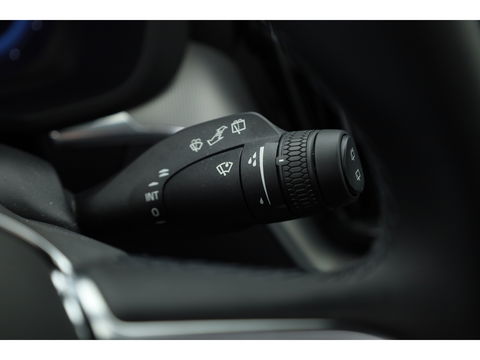 Volvo XC60 2.0 T8 Plug-in hybrid AWD Ultimate Dark | Luchtvering | Pano | B&W audio  | Head-up | Trekhaak | 360 camera