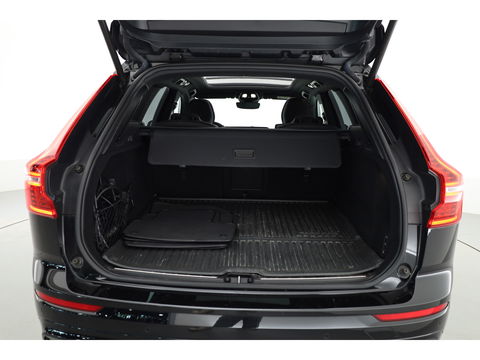 Volvo XC60 2.0 T8 Plug-in hybrid AWD Ultimate Dark | Luchtvering | Pano | B&W audio  | Head-up | Trekhaak | 360 camera