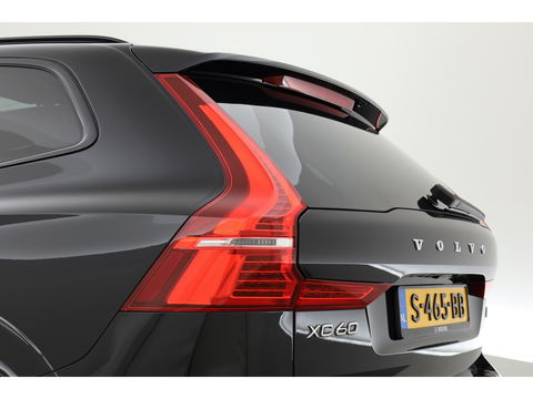 Volvo XC60 2.0 T8 Plug-in hybrid AWD Ultimate Dark | Luchtvering | Pano | B&W audio  | Head-up | Trekhaak | 360 camera