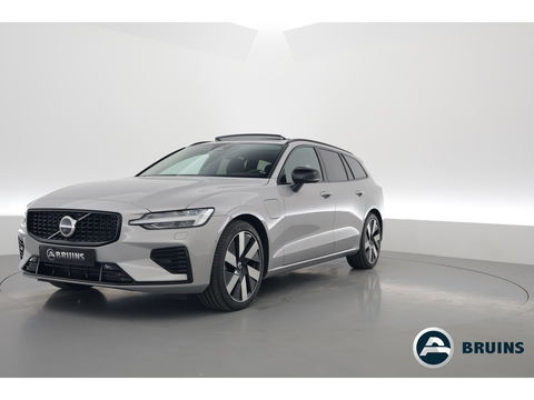 Volvo V60 2.0 T8 Plug-in hybrid AWD Ultra Dark | Pano-dak | Head-up | 360 camera | Trekhaak | H&K Audio |