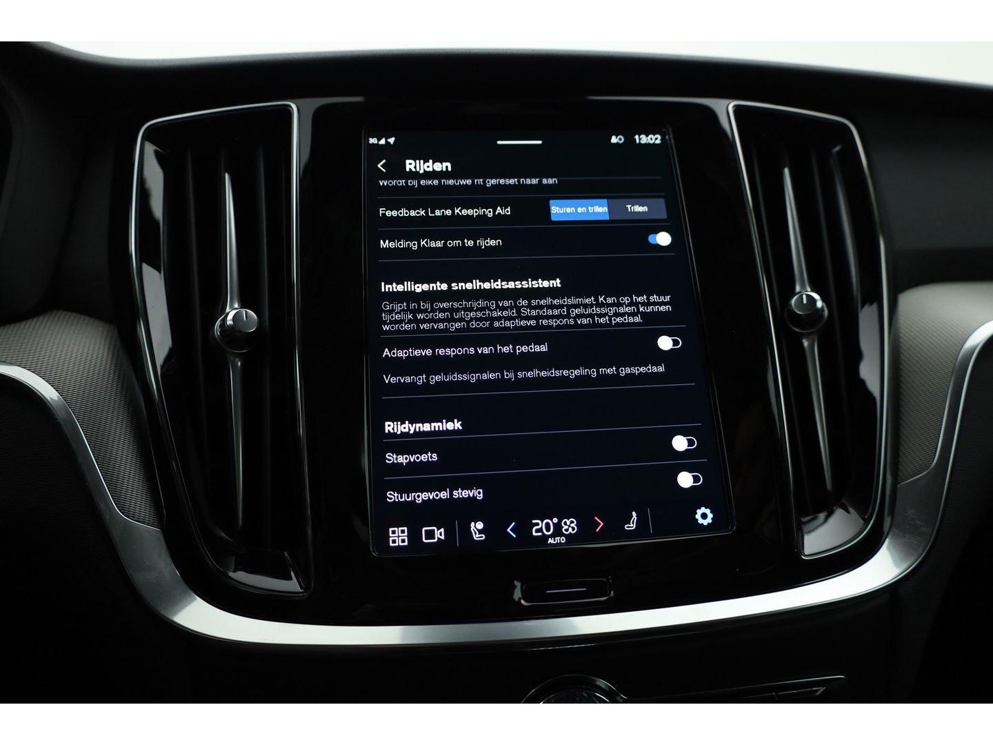 Volvo V60 T6 Recharge Plus Bright | Trekhaak | 360 camera | 4x stoel- + stuurverw. | H&K audo |
