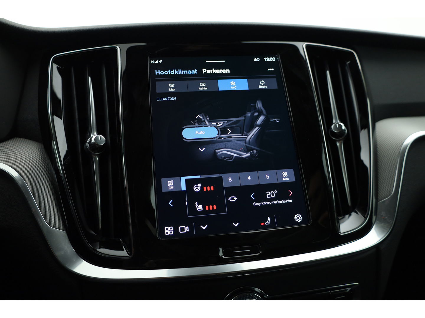 Volvo V60 T6 Recharge Plus Bright | Trekhaak | 360 camera | 4x stoel- + stuurverw. | H&K audo |