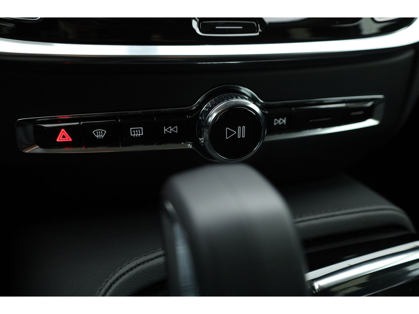 Volvo V60 T6 Recharge Plus Bright | Trekhaak | 360 camera | 4x stoel- + stuurverw. | H&K audo |
