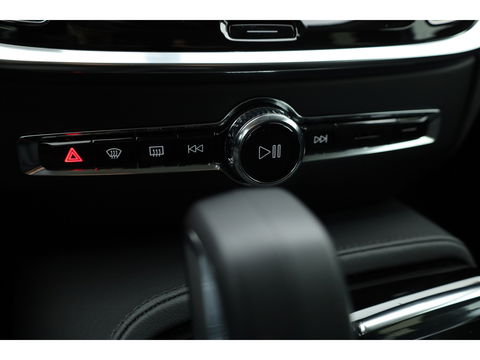 Volvo V60 T6 Recharge Plus Bright | Trekhaak | 360 camera | 4x stoel- + stuurverw. | H&K audo |