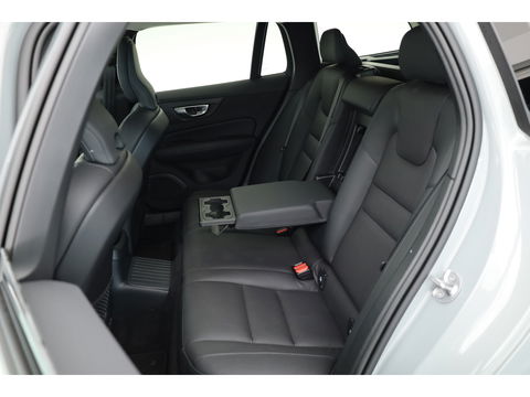 Volvo V60 T6 Recharge Plus Bright | Trekhaak | 360 camera | 4x stoel- + stuurverw. | H&K audo |