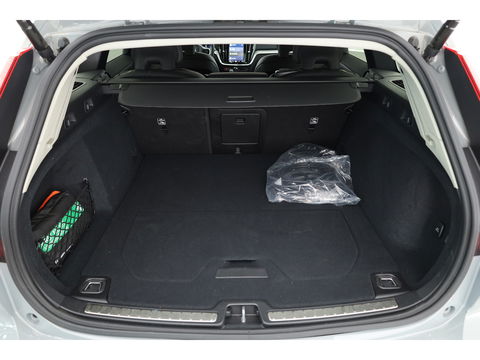Volvo V60 T6 Recharge Plus Bright | Trekhaak | 360 camera | 4x stoel- + stuurverw. | H&K audo |