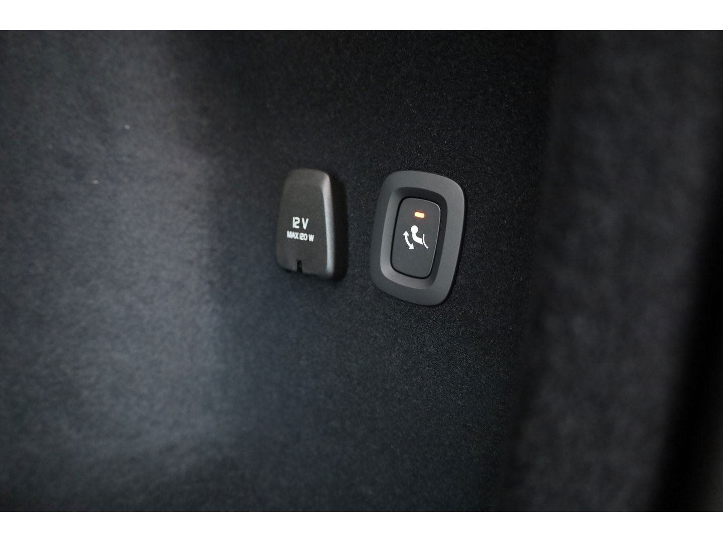 Volvo V60 T6 Recharge Plus Bright | Trekhaak | 360 camera | 4x stoel- + stuurverw. | H&K audo |