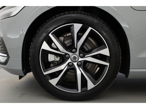 Volvo V60 T6 Recharge Plus Bright | Trekhaak | 360 camera | 4x stoel- + stuurverw. | H&K audo |