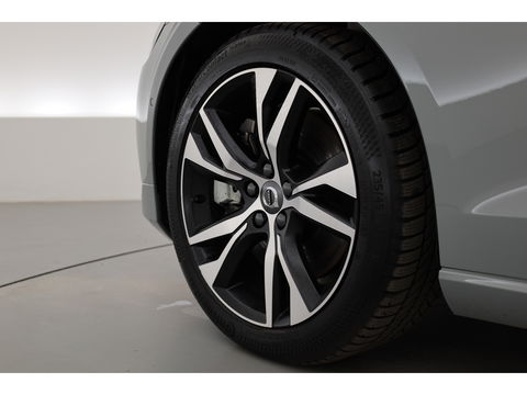 Volvo V60 T6 Recharge Plus Bright | Trekhaak | 360 camera | 4x stoel- + stuurverw. | H&K audo |