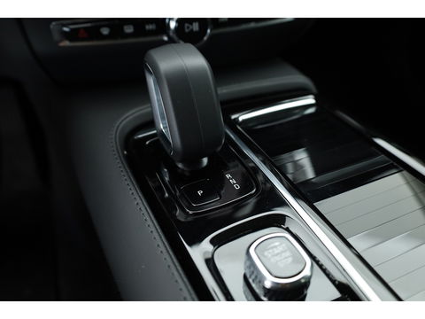 Volvo V60 T6 Recharge Plus Bright | Trekhaak | 360 camera | 4x stoel- + stuurverw. | H&K audo |