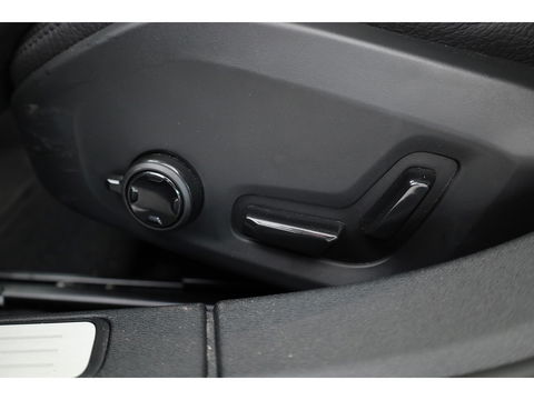 Volvo V60 T6 Recharge Plus Bright | Trekhaak | 360 camera | 4x stoel- + stuurverw. | H&K audo |