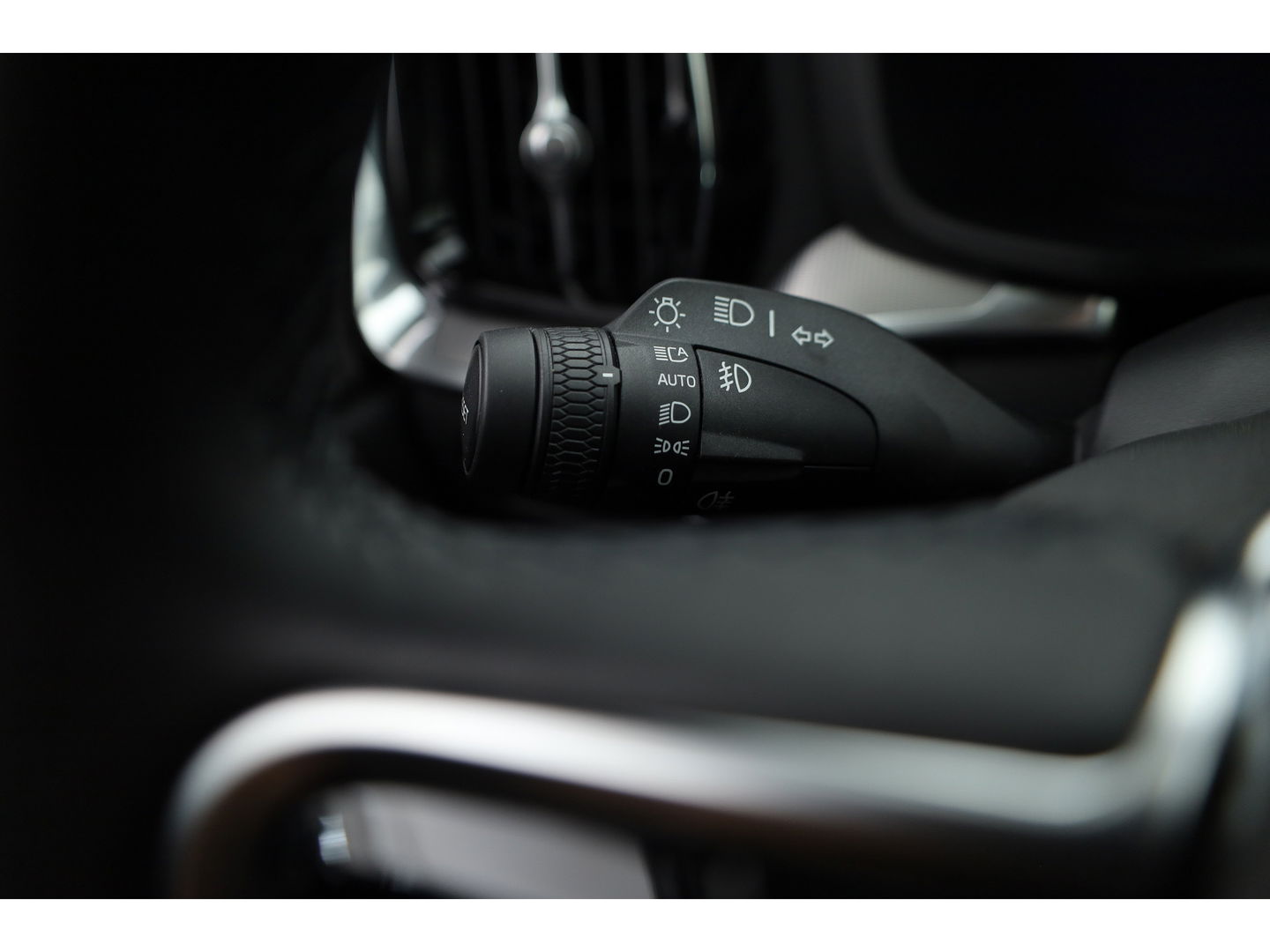 Volvo V60 T6 Recharge Plus Bright | Trekhaak | 360 camera | 4x stoel- + stuurverw. | H&K audo |