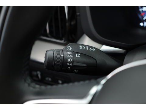 Volvo XC60 2.0 T6 Plug-in hybrid AWD Inscription | Pano-dak | Trekhaak | Head-up | H&K audio | 360 camera | Stuur+Stoelverw. + koeling |