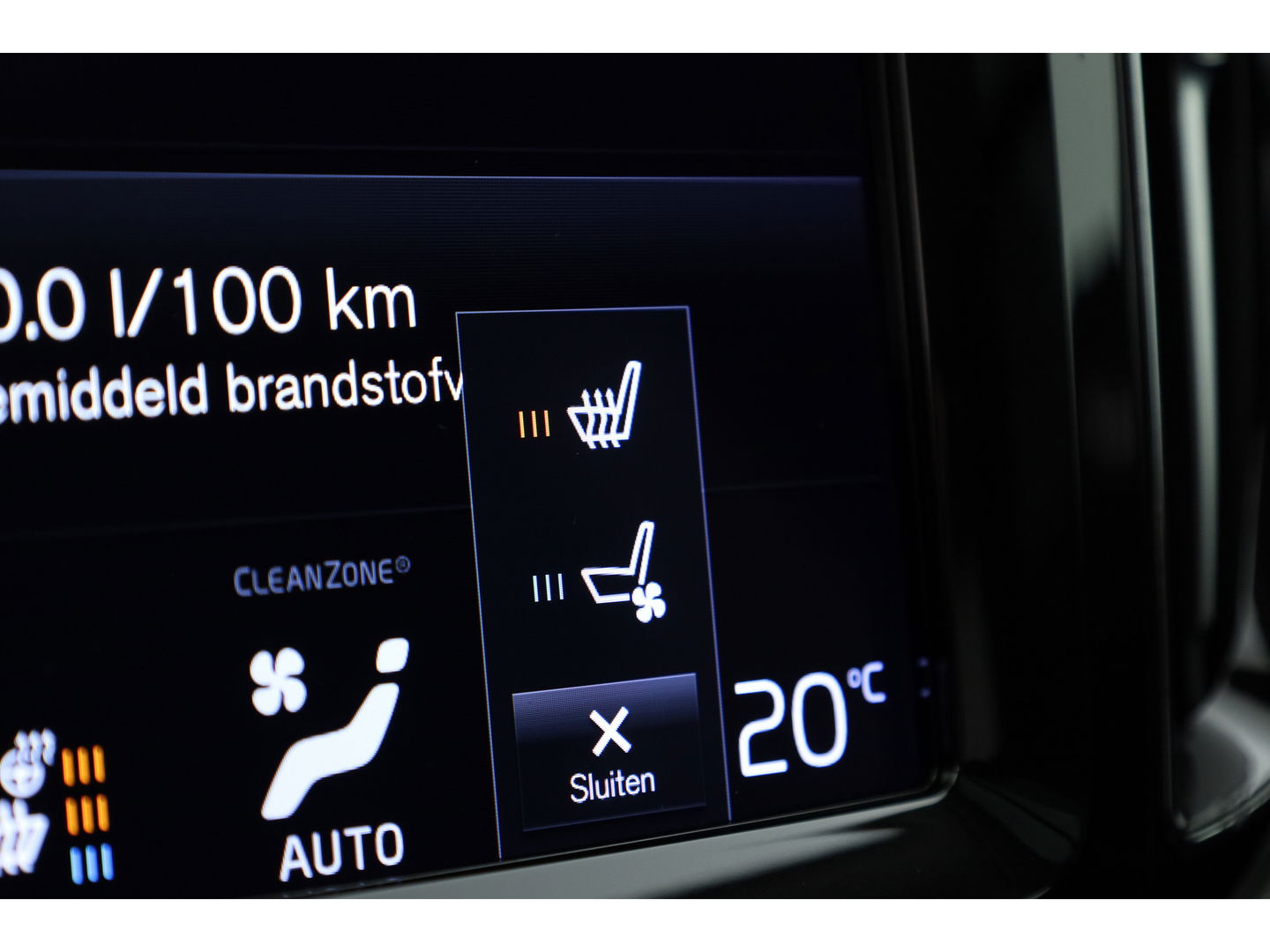 Volvo XC60 2.0 T6 Plug-in hybrid AWD Inscription | Pano-dak | Trekhaak | Head-up | H&K audio | 360 camera | Stuur+Stoelverw. + koeling |