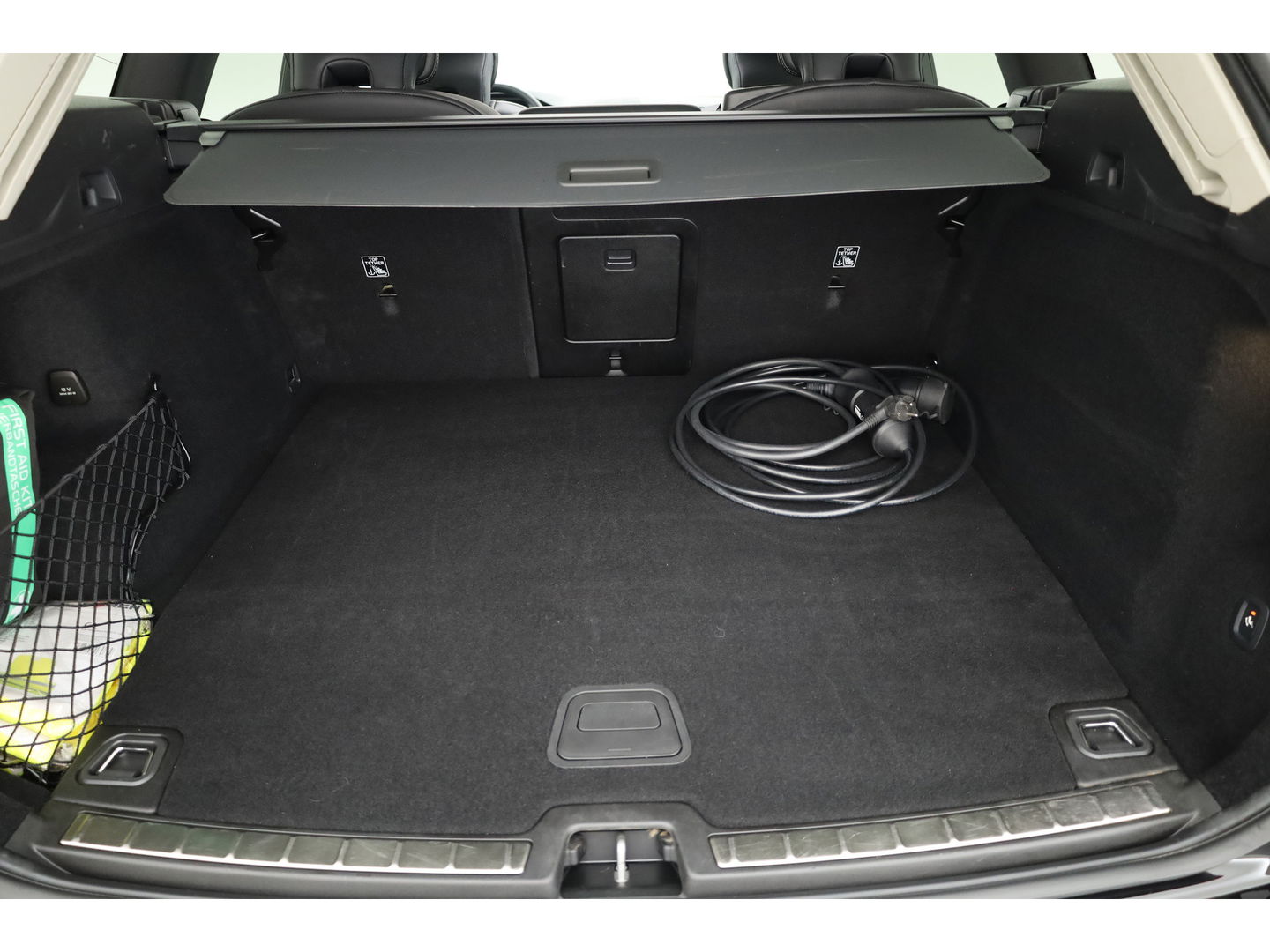 Volvo XC60 2.0 T6 Plug-in hybrid AWD Inscription | Pano-dak | Trekhaak | Head-up | H&K audio | 360 camera | Stuur+Stoelverw. + koeling |