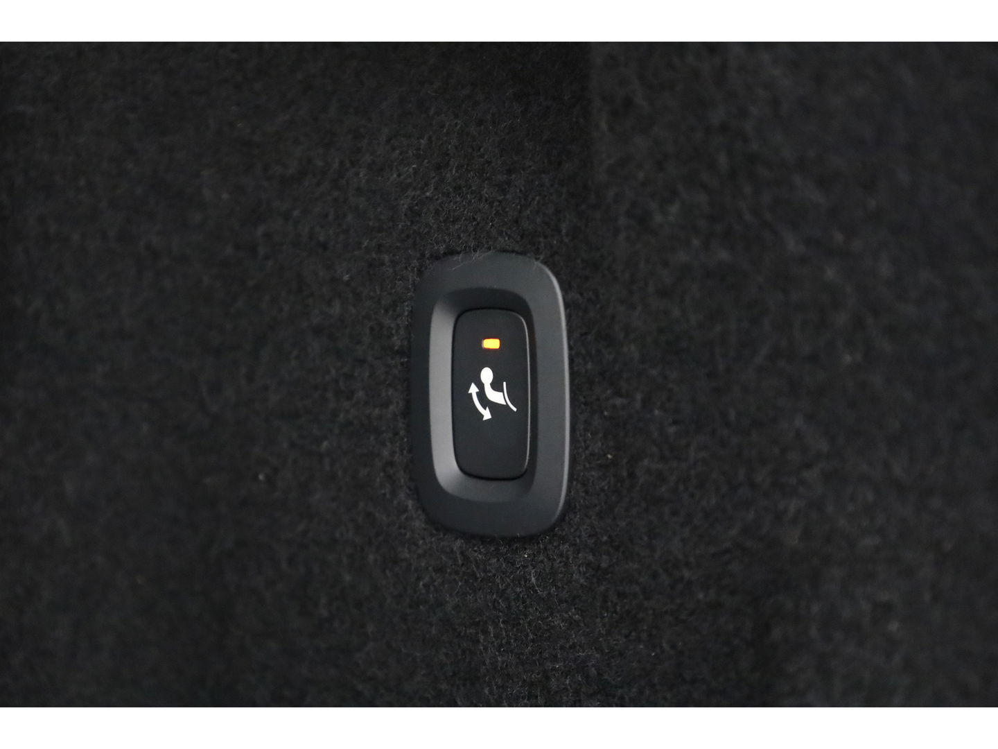 Volvo XC60 2.0 T6 Plug-in hybrid AWD Inscription | Pano-dak | Trekhaak | Head-up | H&K audio | 360 camera | Stuur+Stoelverw. + koeling |
