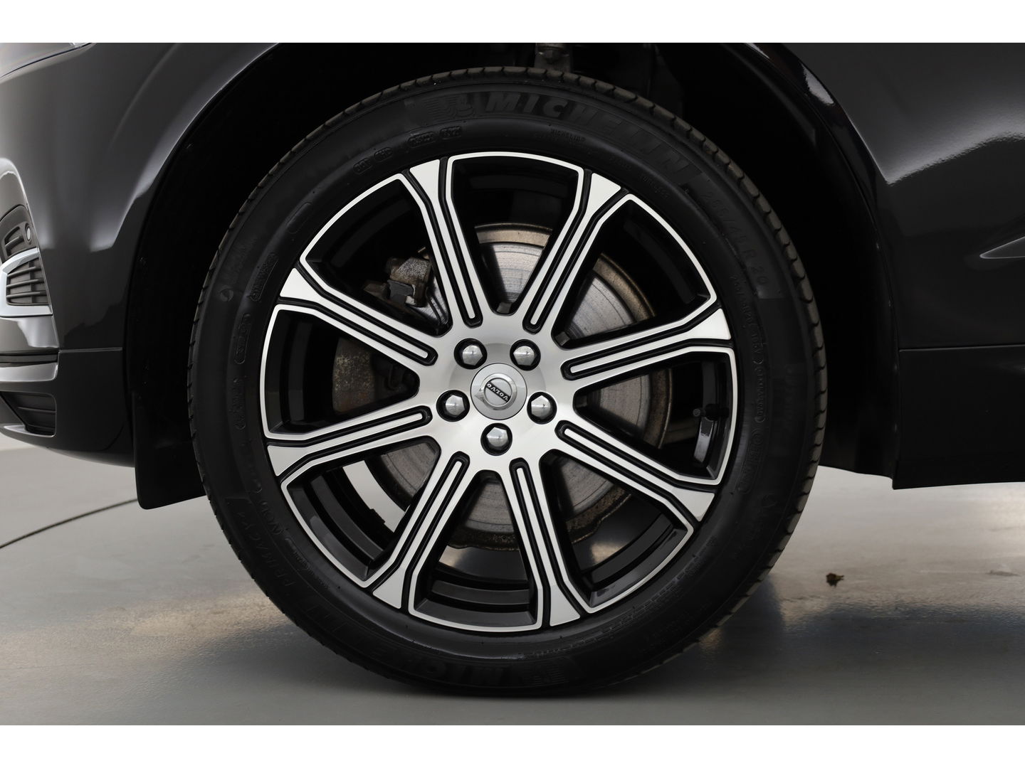 Volvo XC60 2.0 T6 Plug-in hybrid AWD Inscription | Pano-dak | Trekhaak | Head-up | H&K audio | 360 camera | Stuur+Stoelverw. + koeling |