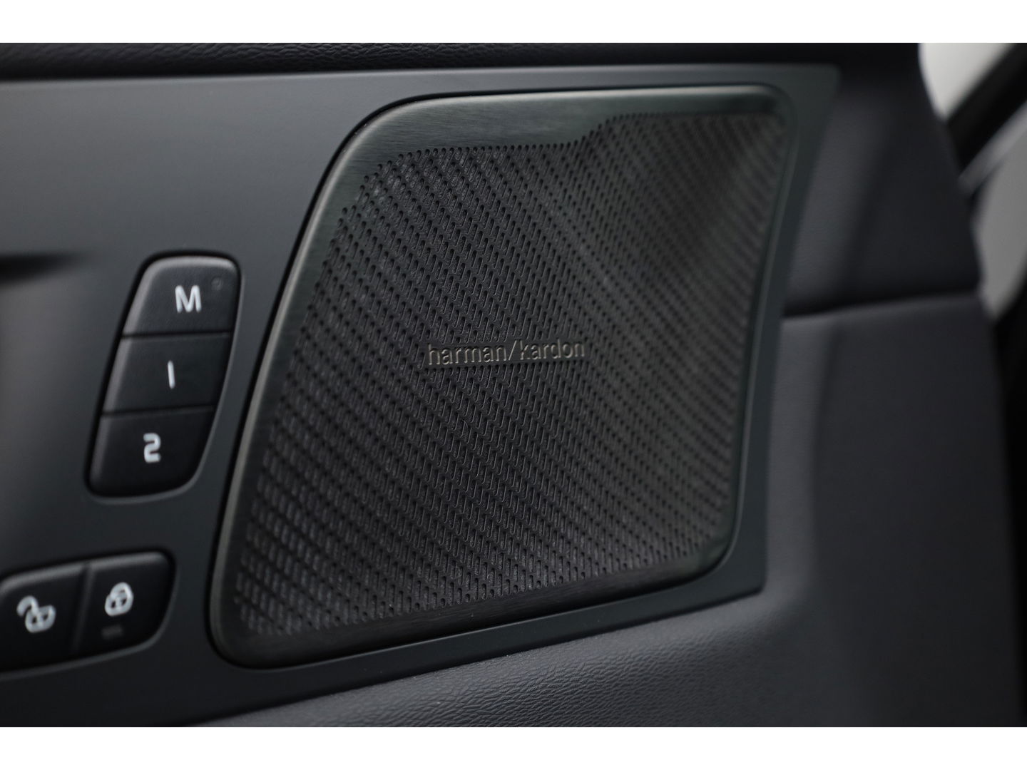 Volvo XC60 2.0 T6 Plug-in hybrid AWD Inscription | Pano-dak | Trekhaak | Head-up | H&K audio | 360 camera | Stuur+Stoelverw. + koeling |