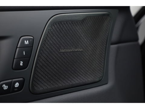 Volvo XC60 2.0 T6 Plug-in hybrid AWD Inscription | Pano-dak | Trekhaak | Head-up | H&K audio | 360 camera | Stuur+Stoelverw. + koeling |