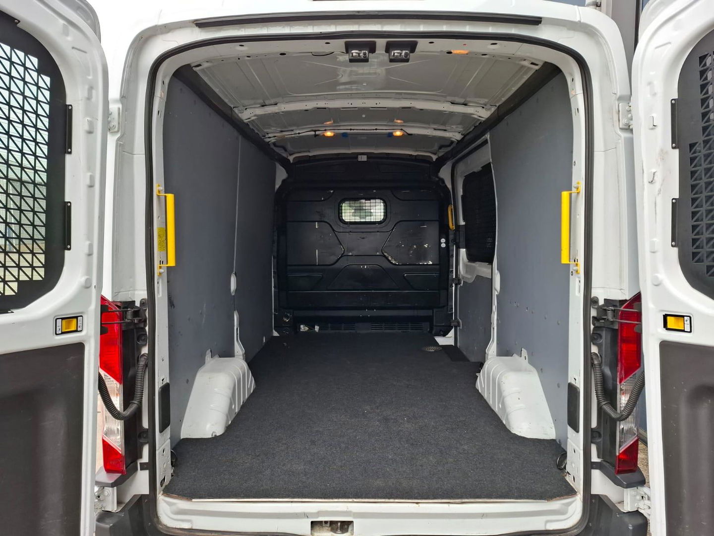 Ford Transit 350 2.0 TDCI L2H2 Trend AIRCO / CRUISE CONTROLE / EURO 6 / TREKHAAK