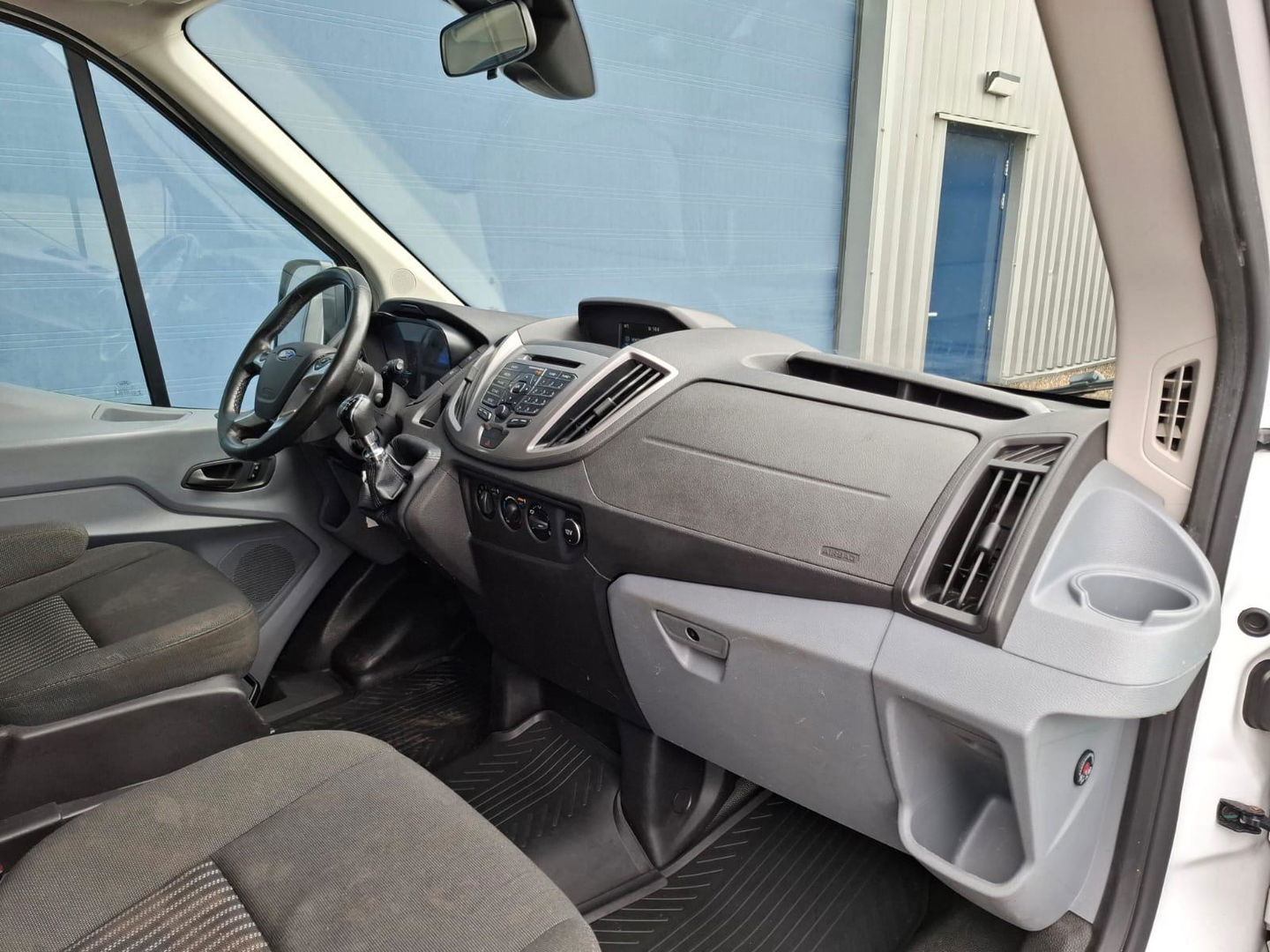 Ford Transit 350 2.0 TDCI L2H2 Trend AIRCO / CRUISE CONTROLE / EURO 6 / TREKHAAK