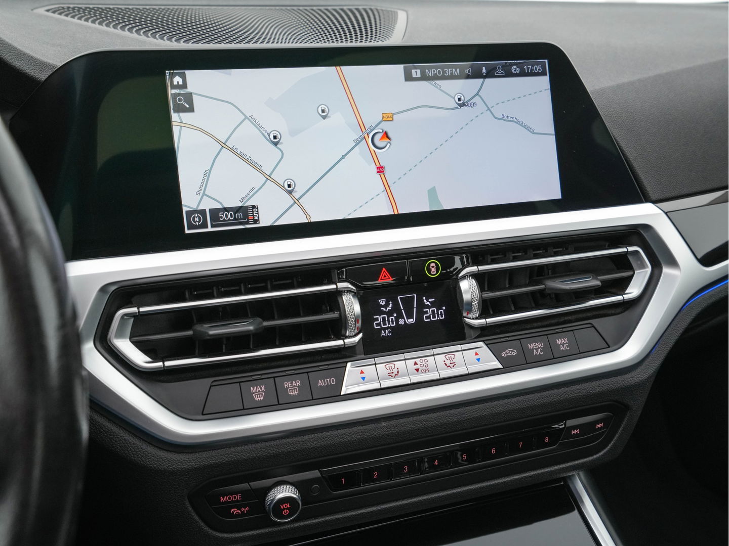 BMW 3-serie 320i Executive Edition Sport-Line Aut. *PANO | LEATHER-MICROFIBRE | FULL-LED | DIGI-COCKPIT | SPORT-SEATS | HIFI-SOUND | NAVI-FULLMAP | AMBIENT-LIGHT | ECC | CARPLAY | DAB | PDC | CRUISE | 17''ALU*
