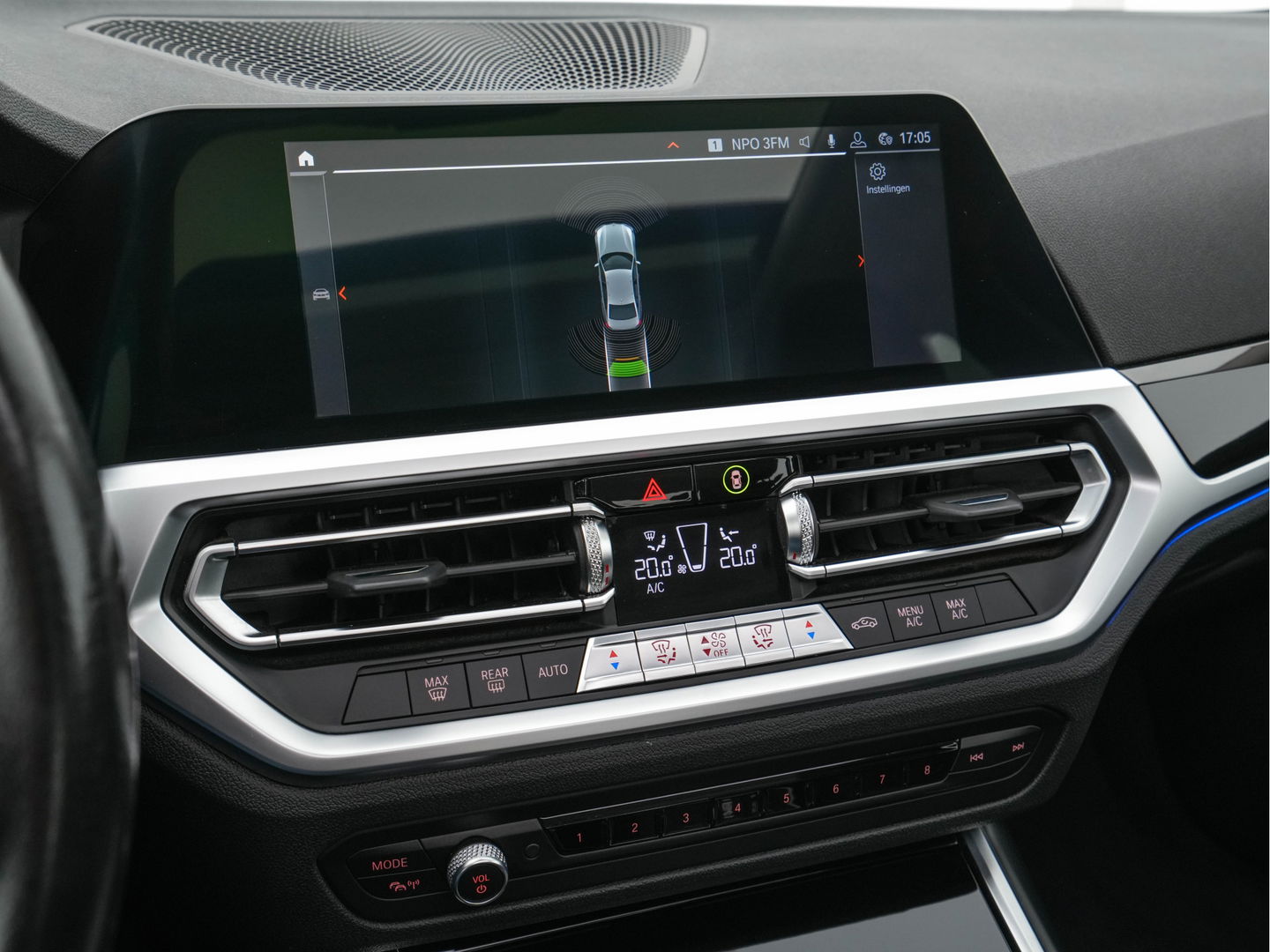 BMW 3-serie 320i Executive Edition Sport-Line Aut. *PANO | LEATHER-MICROFIBRE | FULL-LED | DIGI-COCKPIT | SPORT-SEATS | HIFI-SOUND | NAVI-FULLMAP | AMBIENT-LIGHT | ECC | CARPLAY | DAB | PDC | CRUISE | 17''ALU*