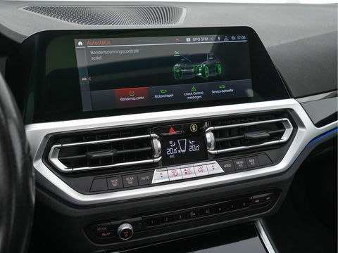 BMW 3-serie 320i Executive Edition Sport-Line Aut. *PANO | LEATHER-MICROFIBRE | FULL-LED | DIGI-COCKPIT | SPORT-SEATS | HIFI-SOUND | NAVI-FULLMAP | AMBIENT-LIGHT | ECC | CARPLAY | DAB | PDC | CRUISE | 17''ALU*