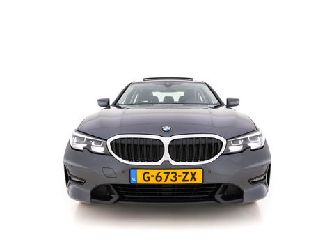 BMW 3-serie 320i Executive Edition Sport-Line Aut. *PANO | LEATHER-MICROFIBRE | FULL-LED | DIGI-COCKPIT | SPORT-SEATS | HIFI-SOUND | NAVI-FULLMAP | AMBIENT-LIGHT | ECC | CARPLAY | DAB | PDC | CRUISE | 17''ALU*