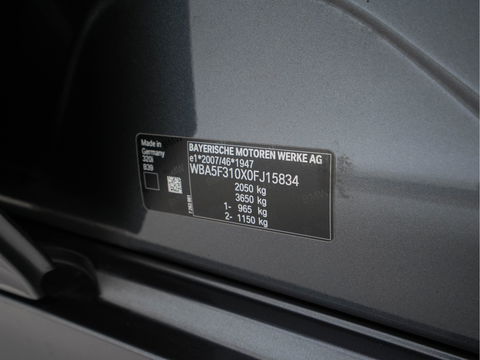 BMW 3-serie 320i Executive Edition Sport-Line Aut. *PANO | LEATHER-MICROFIBRE | FULL-LED | DIGI-COCKPIT | SPORT-SEATS | HIFI-SOUND | NAVI-FULLMAP | AMBIENT-LIGHT | ECC | CARPLAY | DAB | PDC | CRUISE | 17''ALU*